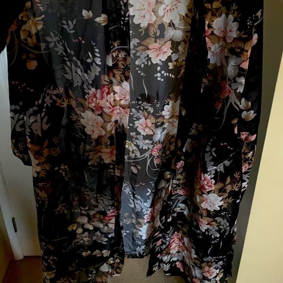 Floral Kimono - Picture 2 of 2